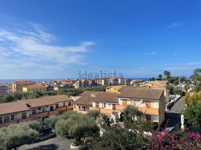 Villetta bifamiliare in vendita di 150 m² in Via della Madonnina