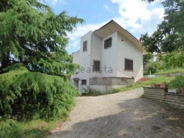 Villetta bifamiliare in vendita di 150 m² in Via della Montagna, 1