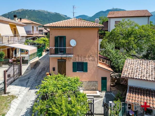 Villetta bifamiliare in vendita di 150 m² in Via della Resistenza