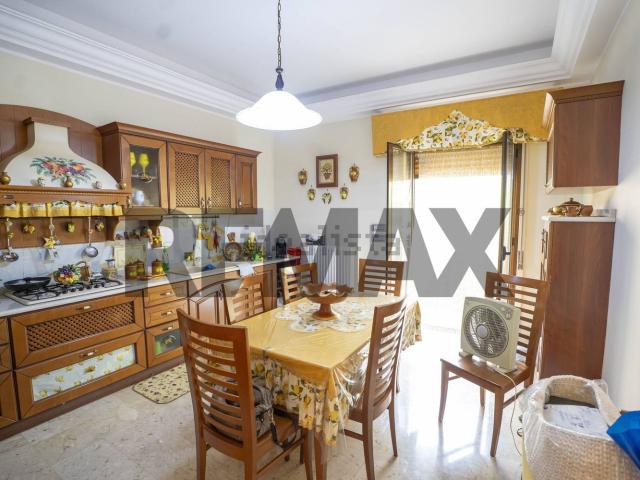 Villetta bifamiliare in vendita di 177 m² in Via G. Grasso, 5