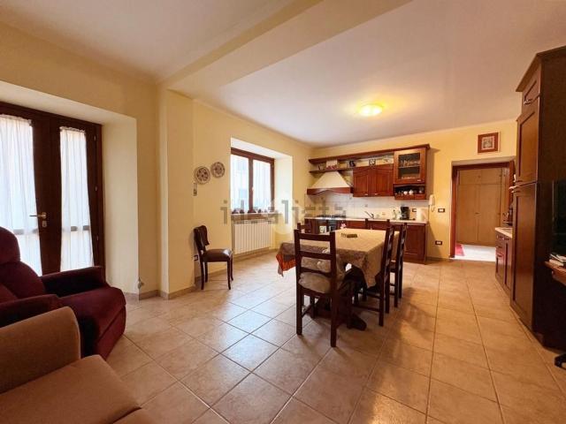 Villetta bifamiliare in vendita di 150 m² in Via E. Caserta