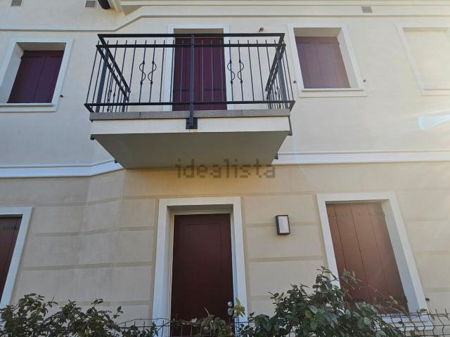 Villetta bifamiliare in vendita di 150 m² in Via Enrico Dandolo, 7