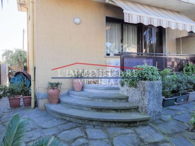 Villetta bifamiliare in vendita di 150 m² in Via Fenice, 3