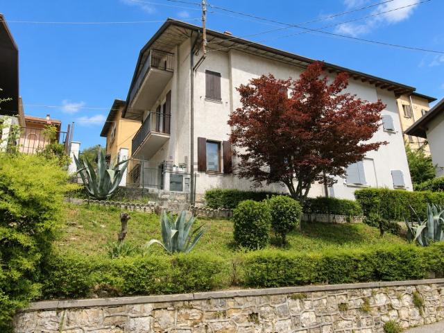 Villetta bifamiliare in vendita di 150 m² in Via G. Carducci