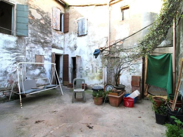 Villetta bifamiliare in vendita di 150 m² in Via G. Pascoli, 33