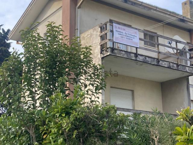 Villetta bifamiliare in vendita di 150 m² in Via Giovanni da Verazzano, 59