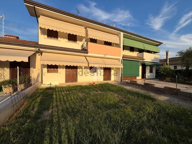 Villetta bifamiliare in vendita di 150 m² in Via Giorgio Perlasca