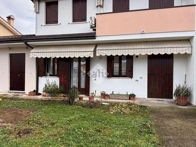 Villetta bifamiliare in vendita di 150 m² in Via Giorgio Perlasca