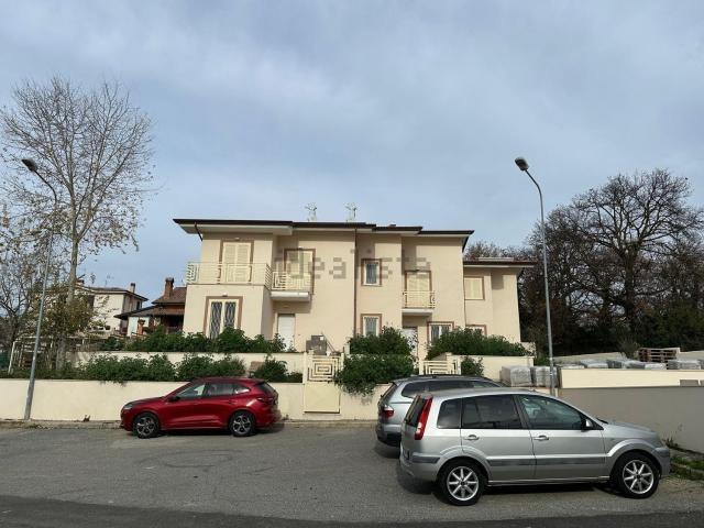 Villetta bifamiliare in vendita di 150 m² in Via Giacomo Leopardi