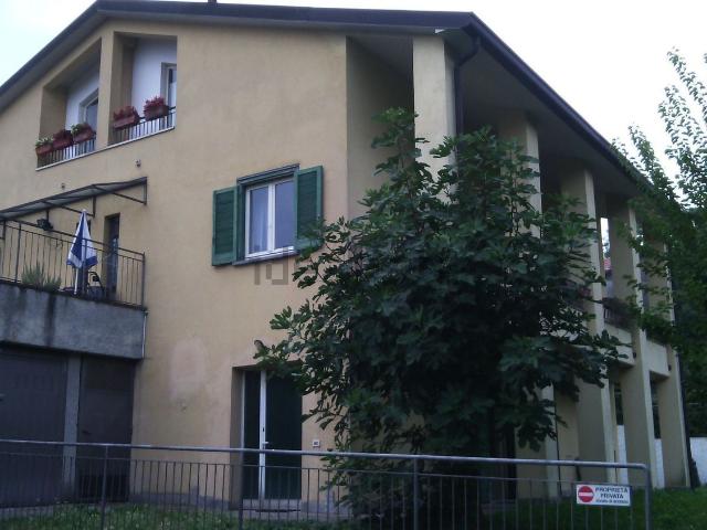 Villetta bifamiliare in vendita di 188 m² in Via giuseppe verdi, 3