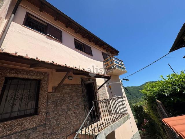 Villetta bifamiliare in vendita di 150 m² in Via Giuseppe Mereto, 19