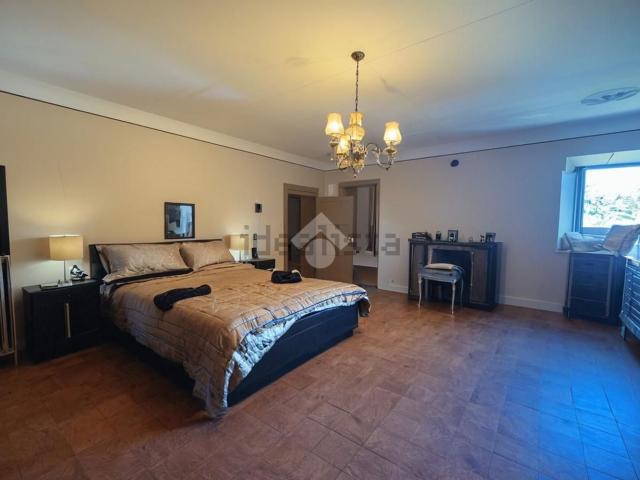 Villetta bifamiliare in vendita di 220 m² in Via Gonzaga, 2