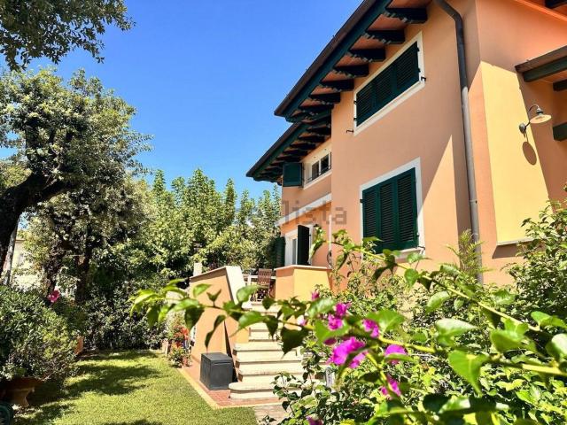 Villetta bifamiliare in vendita di 150 m² in Via Italia