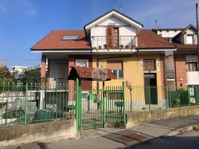 Villetta bifamiliare in vendita di 150 m² in Via L. Ariosto, 83