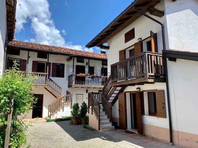 Villetta bifamiliare in vendita di 150 m² in Via la Villa, 5