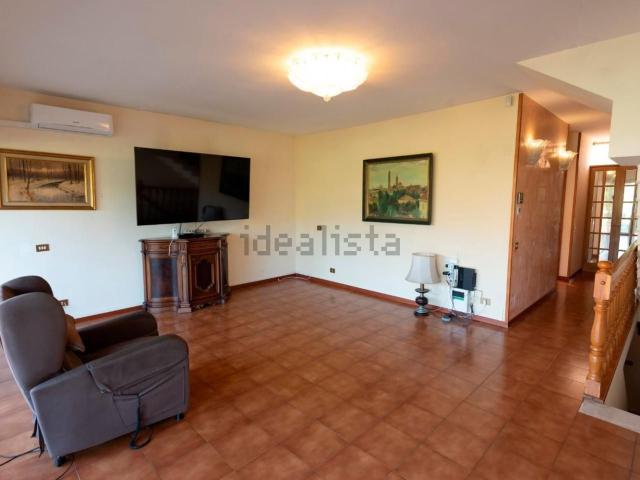 Villetta bifamiliare in vendita di 150 m² in Via Larga, 23