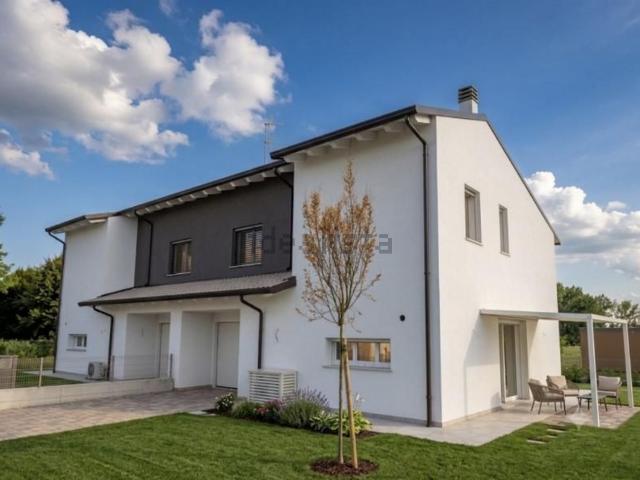 Villetta bifamiliare in vendita di 150 m² in Via Martiri della Libertà