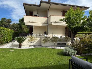 Villetta bifamiliare in vendita di 150 m² in Via Matteo Civitali, 202