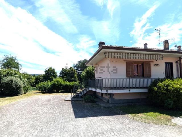 Villetta bifamiliare in vendita di 150 m² in Via Monte Bianco
