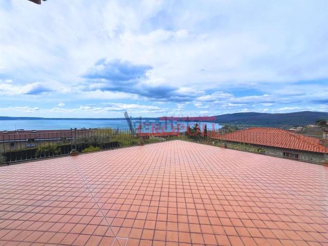 Villetta bifamiliare in vendita di 150 m² in Via Monticello