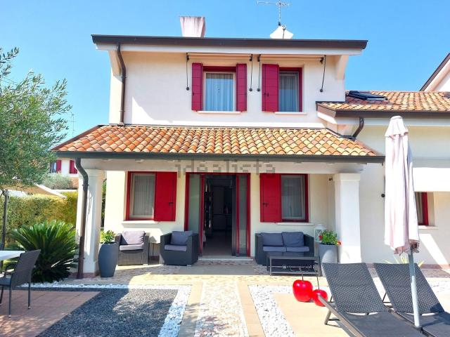 Villetta bifamiliare in vendita di 150 m² in Via Moriglione
