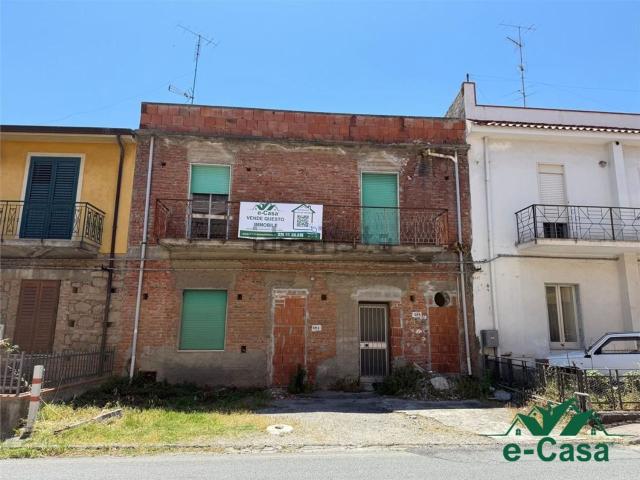 Villetta bifamiliare in vendita di 150 m² in Via Nazionale, 312