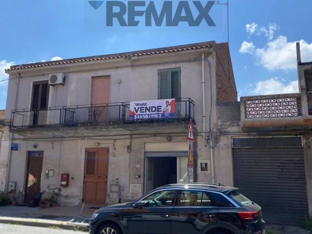 Villetta bifamiliare in vendita di 150 m² in Via Nazionale, 347