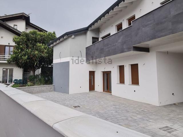 Villetta bifamiliare in vendita di 150 m² in Via Novara, 57