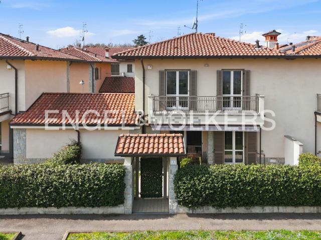 Villetta bifamiliare in vendita di 150 m² in Via Papa Giovanni XXIII, 43