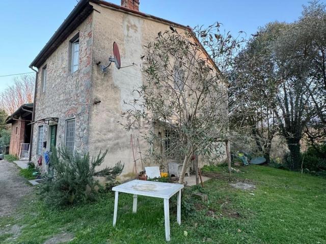 Villetta bifamiliare in vendita di 150 m² in Via Pesciatina, 888