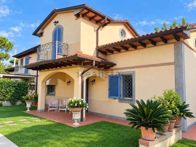 Villetta bifamiliare in vendita di 150 m² in Via Piave, 36