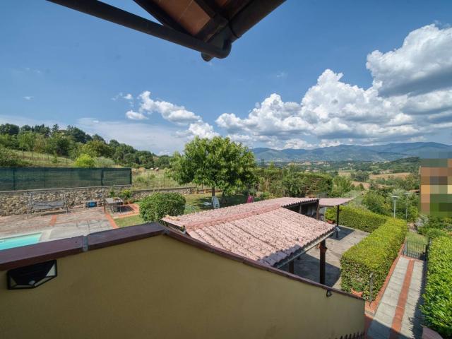 Villetta bifamiliare in vendita di 150 m² in Via Pian di Rona