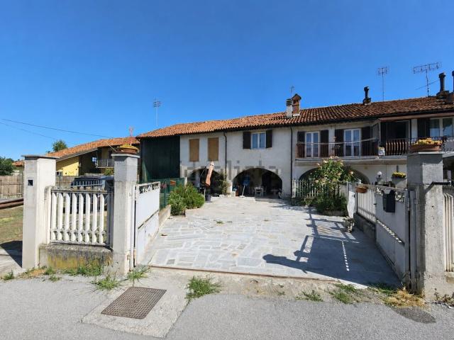 Villetta bifamiliare in vendita di 150 m² in Via Prato Salice