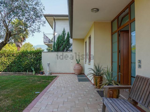 Villetta bifamiliare in vendita di 150 m² in Via Risorgimento