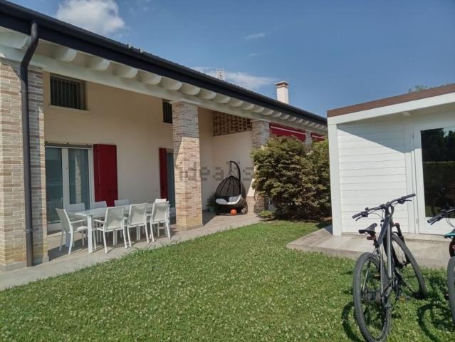 Villetta bifamiliare in vendita di 150 m² in Via Rivale