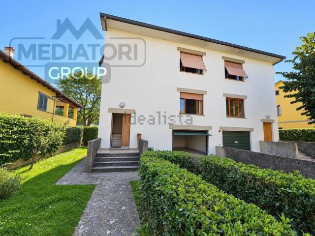 Villetta bifamiliare in vendita di 150 m² in Via Roma, 57