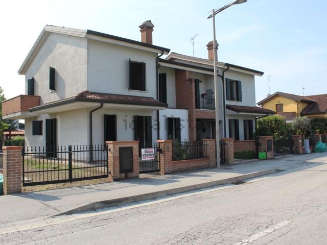 Villetta bifamiliare in vendita di 150 m² in Via Roma