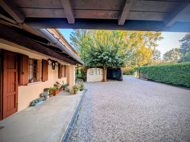 Villetta bifamiliare in vendita di 150 m² in Via Rocca, 61