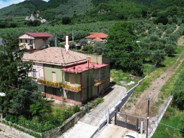 Villetta bifamiliare in vendita di 150 m² in Via San Vito Superiore, 13