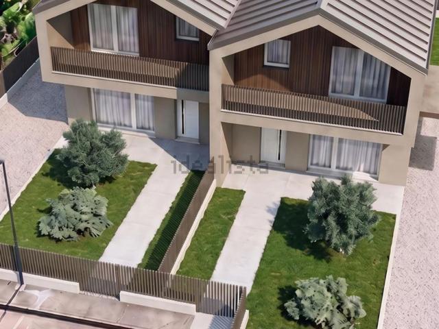 Villetta bifamiliare in vendita di 150 m² in Via Sandro Pertini