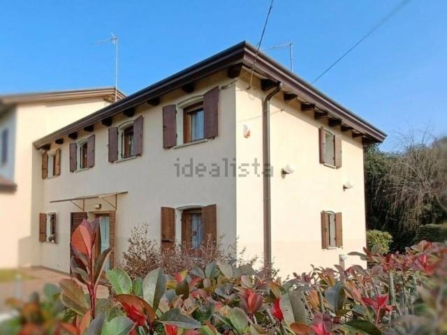 Villetta bifamiliare in vendita di 150 m² in Via Selve