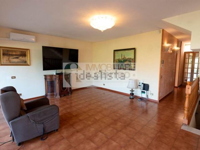 Villetta bifamiliare in vendita di 150 m²