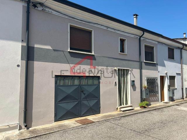 Villetta bifamiliare in vendita di 150 m²