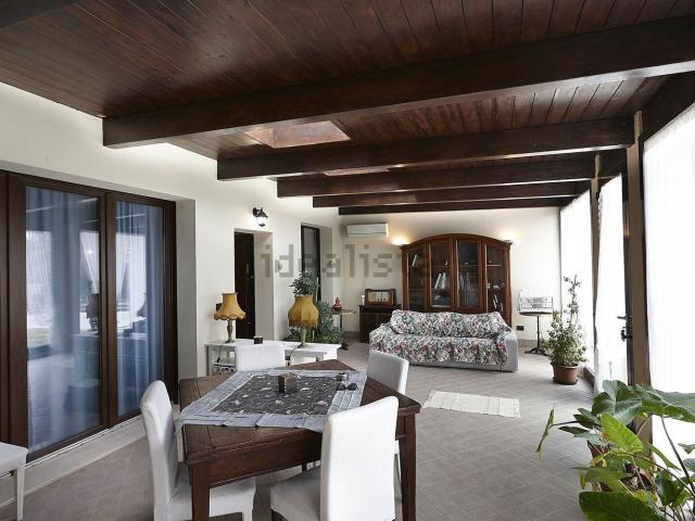 Villetta bifamiliare in vendita di 150 m²