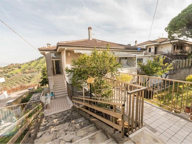 Villetta bifamiliare in vendita di 150 m²