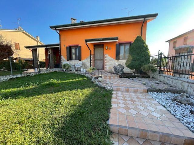 Villetta bifamiliare in vendita di 150 m²