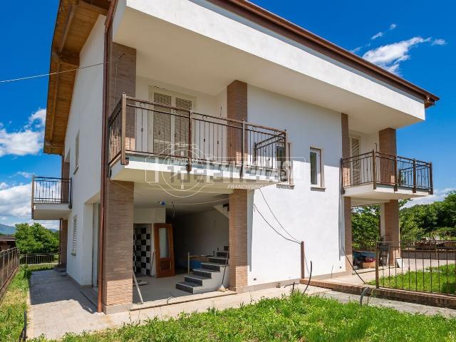 Villetta bifamiliare in vendita di 150 m² in Via Croia