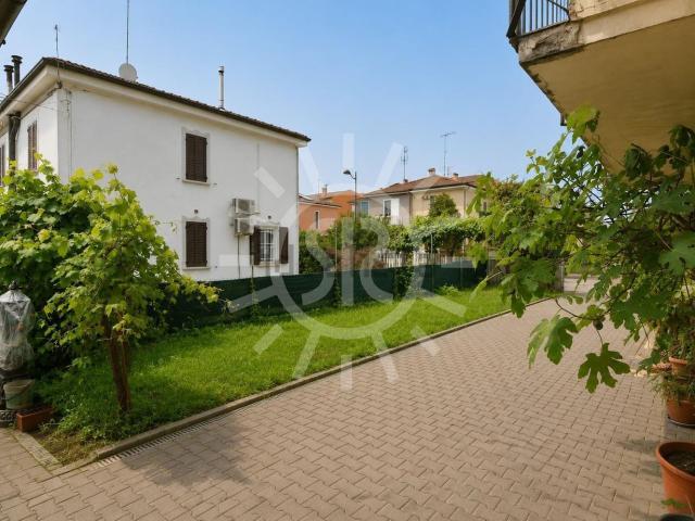 Villetta bifamiliare in vendita di 151 m² in Via Giosuè Carducci