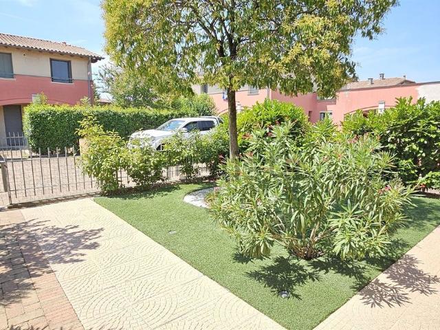 Villetta bifamiliare in vendita di 151 m² in Via Martiri della Liberta, 14