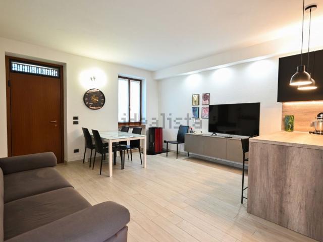 Villetta bifamiliare in vendita di 151 m² in Via Scaiole